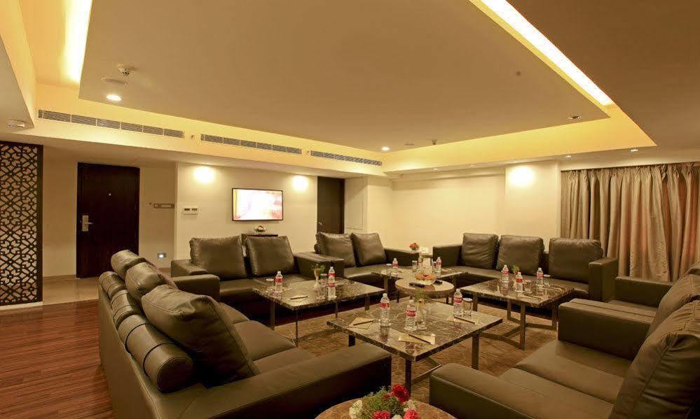 Goutham Grand Hotel - Tenali Vijayawāda Exterior foto